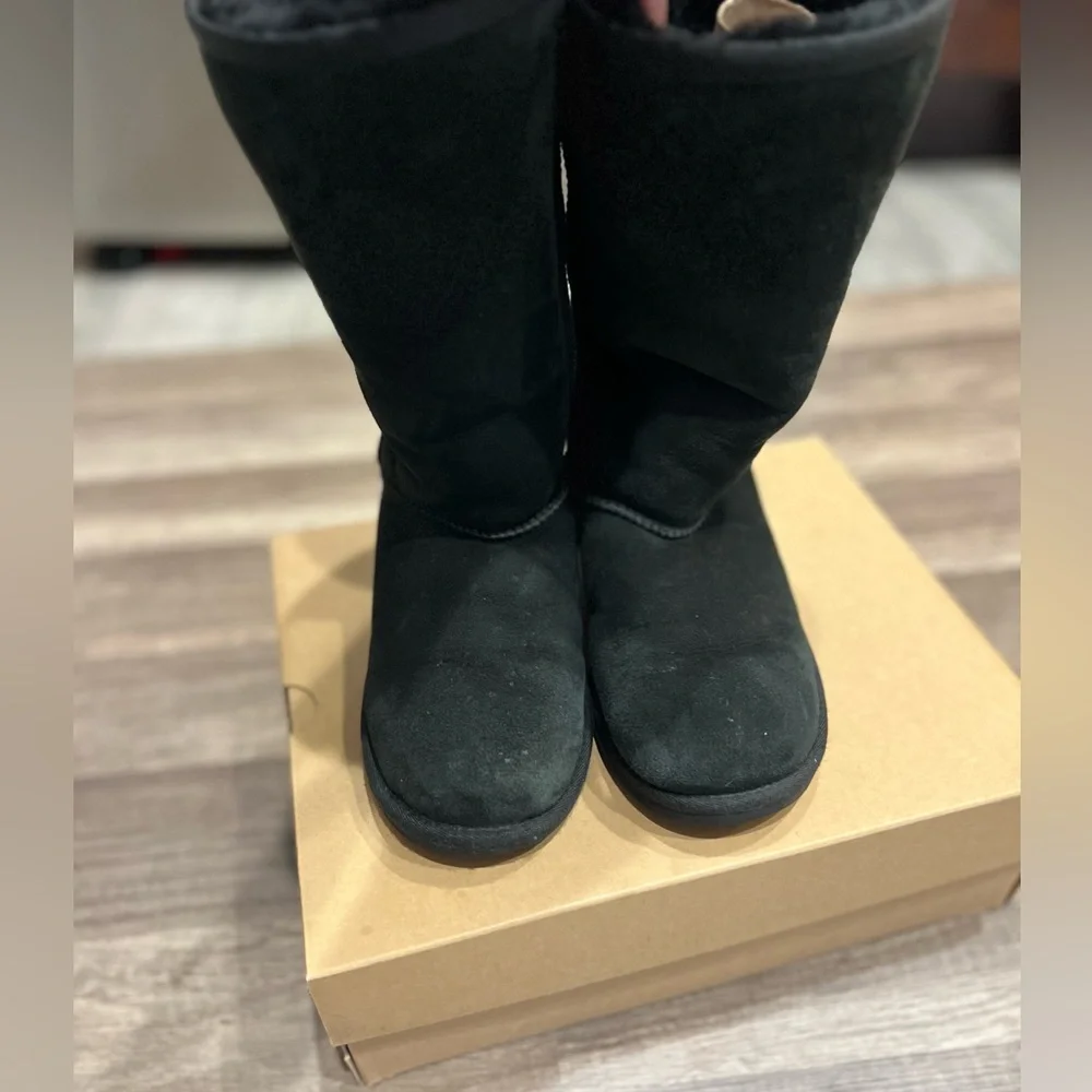 Uggs Black Classic Tall Boots Size 4 EUC Girls teens kids - Picture 3 of 9